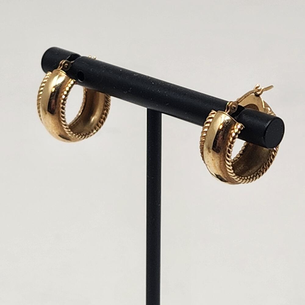 JCM 14k Yellow Gold Small Wide Hoop Earrings Rope Textured Edge Jacmel Mauritius